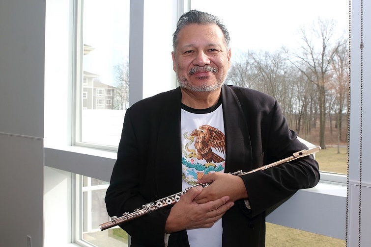 Rodolfo Vazquez is the chairman of the Ohio Hispanic Fine Arts Association, a group of Latino artists working in visual arts, music, poetry, literature and dance that encourages and promotes Latino art in central Ohio though concerts, visual art shows and recitals.